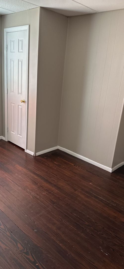 Building Photo - **Deposit Special $500** 526 Brandt 3BR/1B...