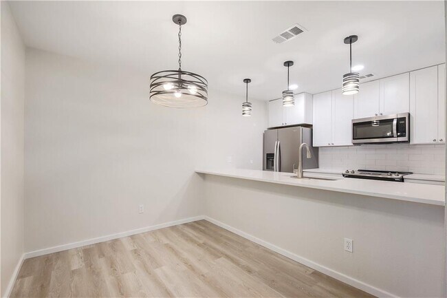 Building Photo - 10616 Mellow Meadow Dr