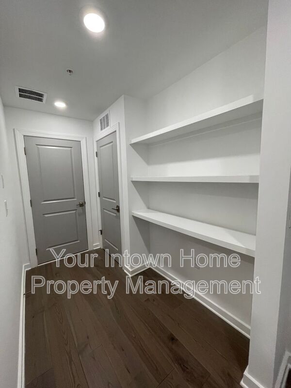 Building Photo - 407 Pratt Dr SE