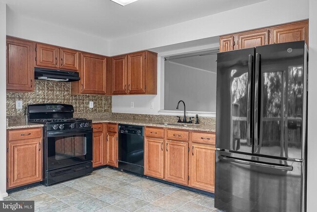 Building Photo - 7353 St Thomas Loop