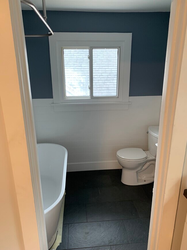 Building Photo - 361 3rd St