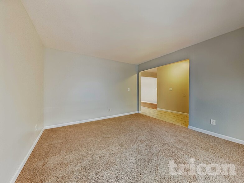 Building Photo - 1921 Teresa Ln