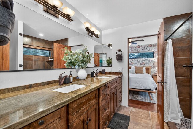 Building Photo - 107 Rufous Ln