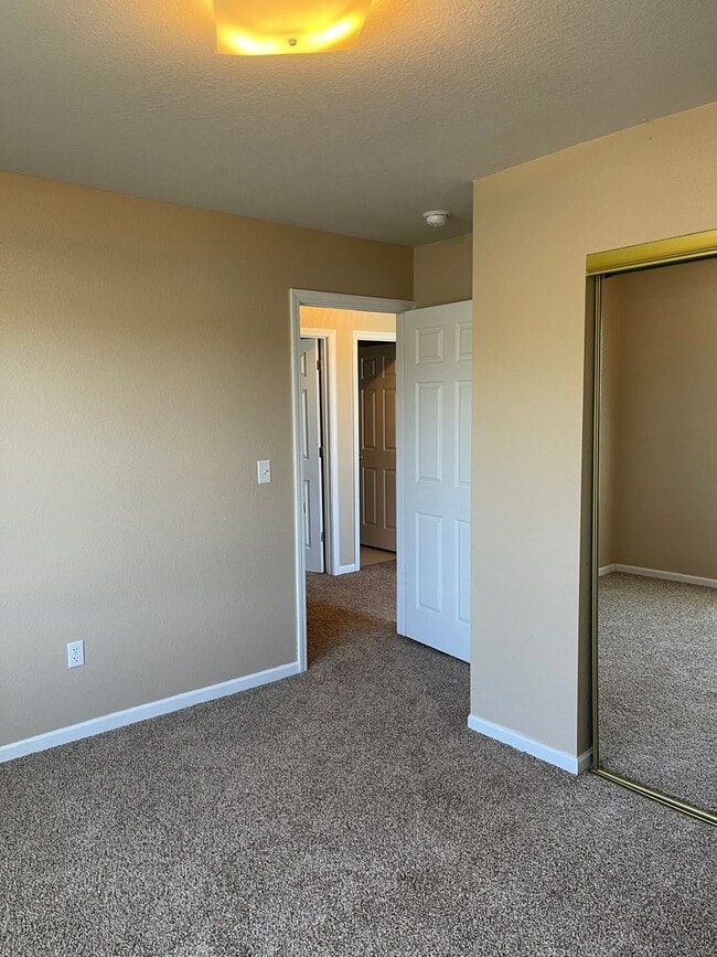 Building Photo - Available February 7th