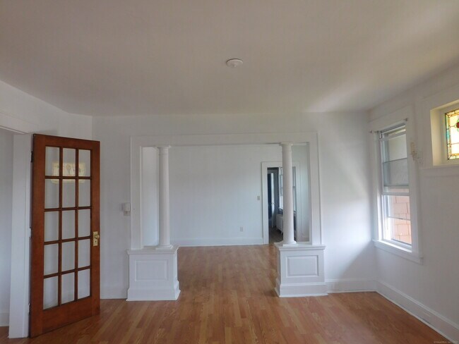 Primary Photo - 227 Edna Ave