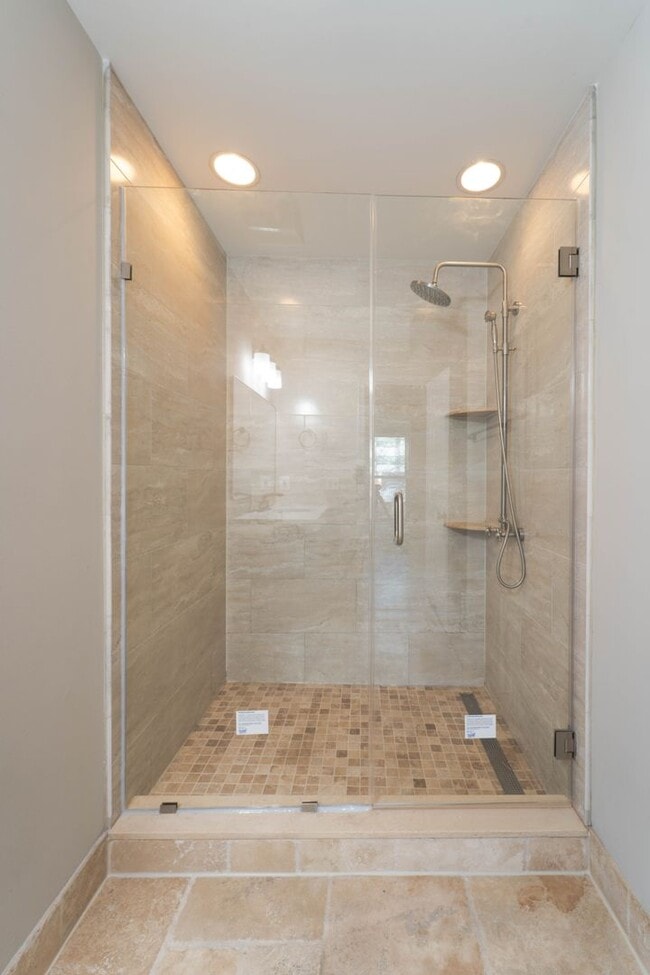 Building Photo - 1553 Templeton Pl