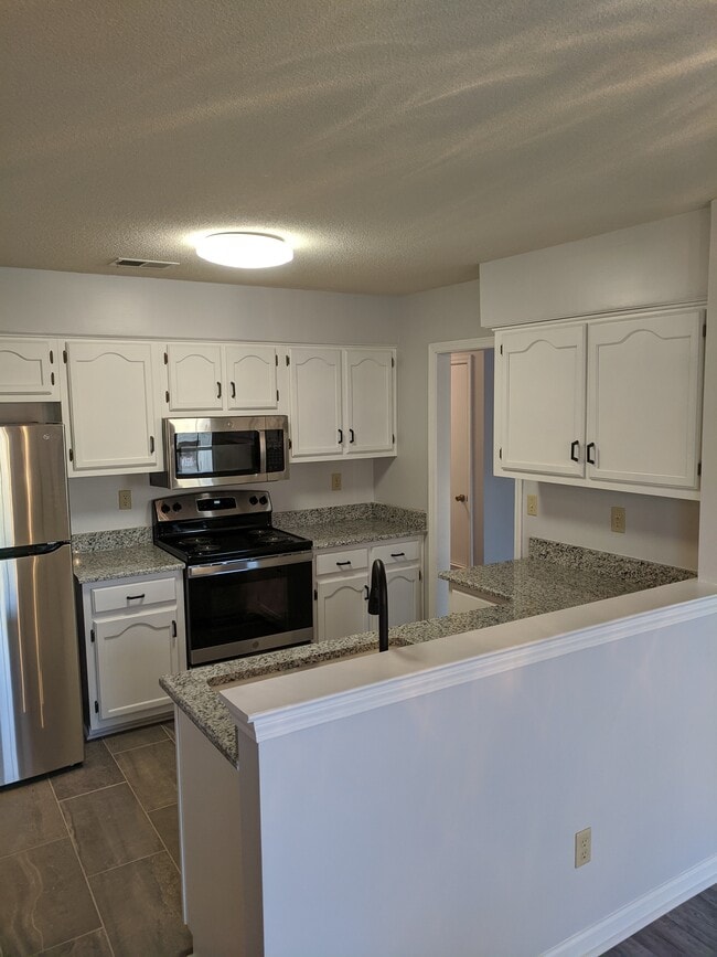 Building Photo - 3888 Oak Branch Cir W