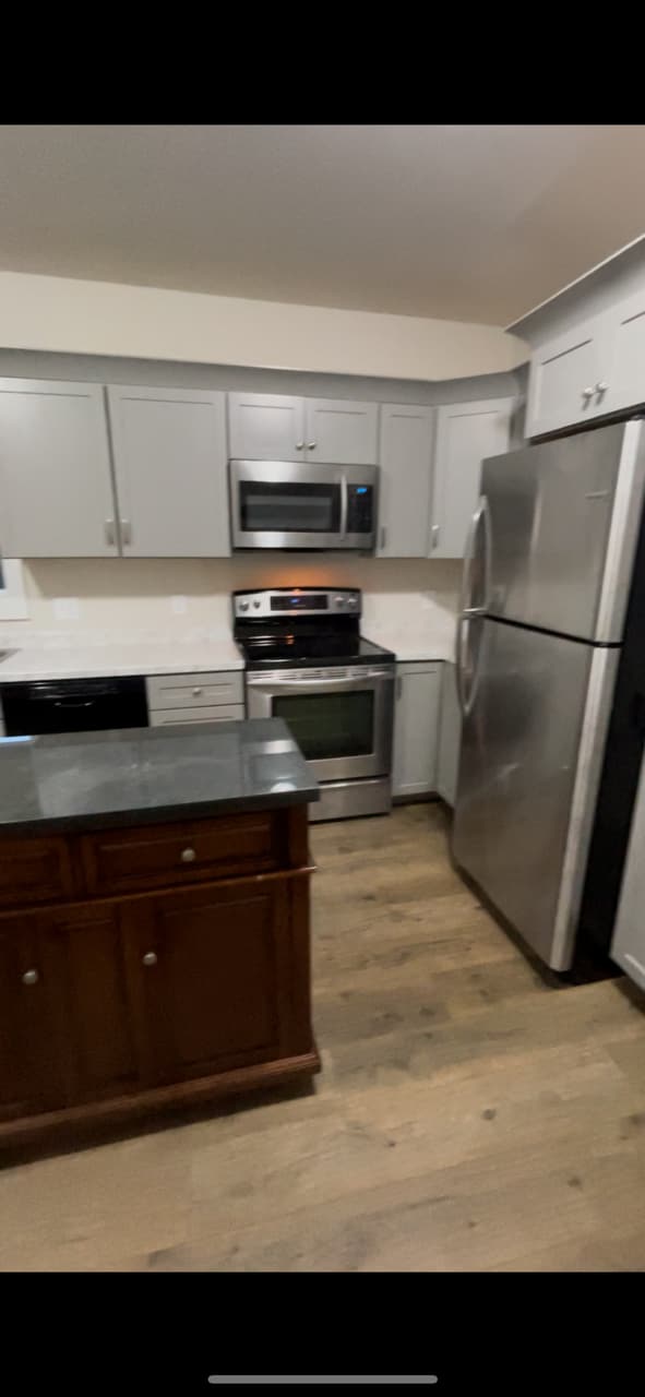 Building Photo - 110 5th Ave