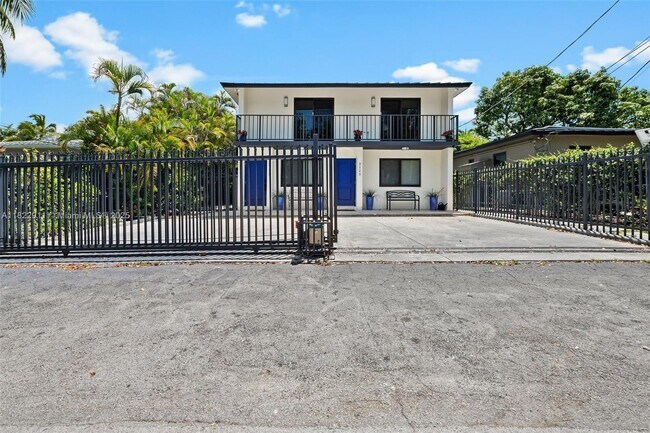 Primary Photo - 3125 Virginia St