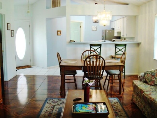 Building Photo - Charming 2BR/2BA Home in Ocala Palms – Gol...