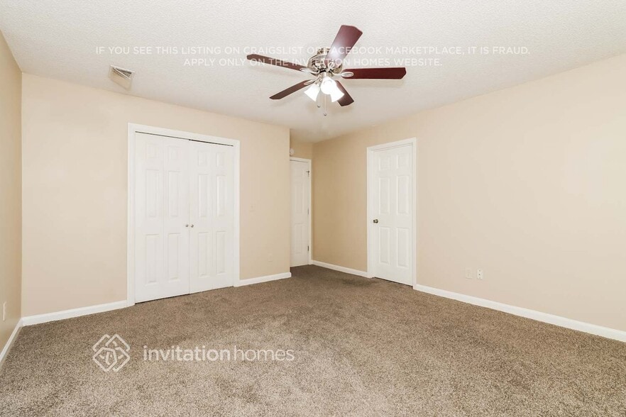 Building Photo - 211 Whisperwood Ln