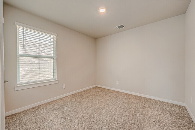 Building Photo - 19010 Norbury Pk Ln