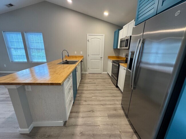 Building Photo - **MOVE IN SPECIAL** Conway - 3 Bedroom / 2...