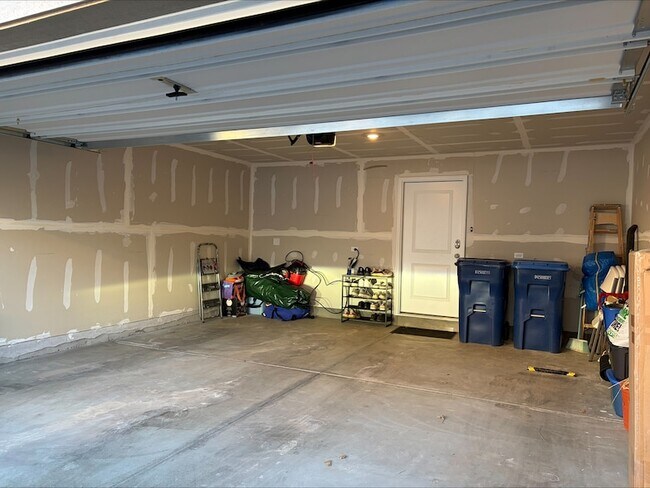 Building Photo - 235 Regency Ct