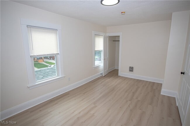 Building Photo - 3219 W 86th St