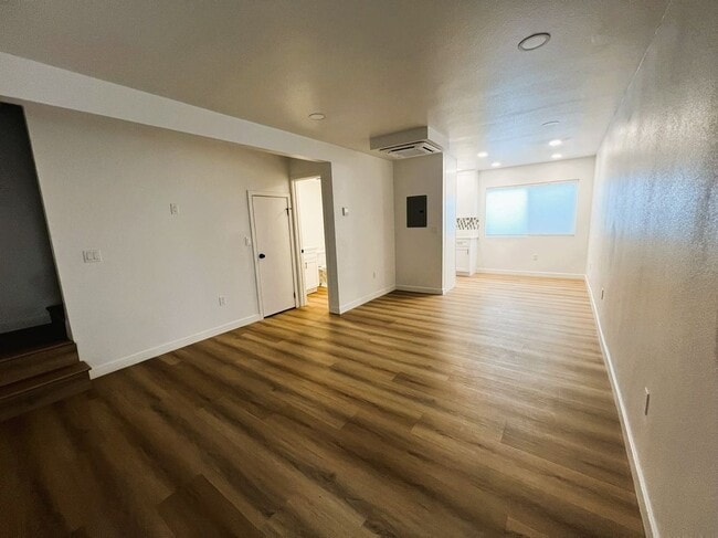 Building Photo - 13811 La Pat Pl