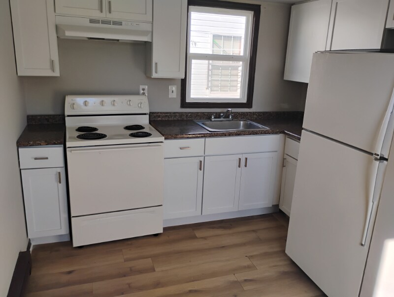 Building Photo - 1601 Prentice St