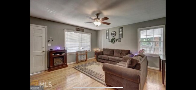 Building Photo - 1030 College Station Rd