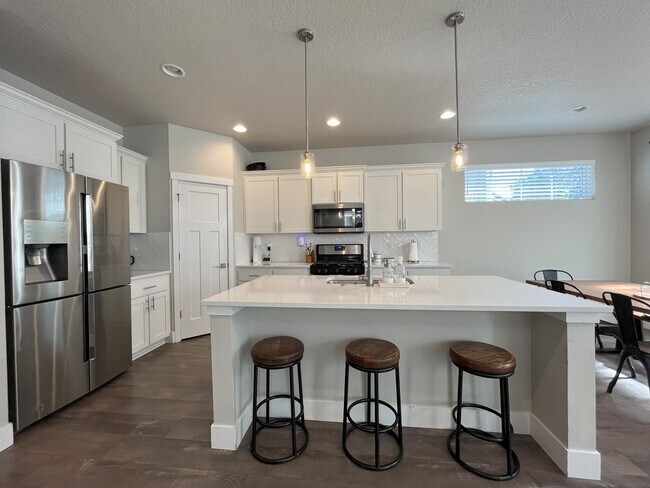 Building Photo - Spacious 3-Bedroom + Loft Home with Modern...