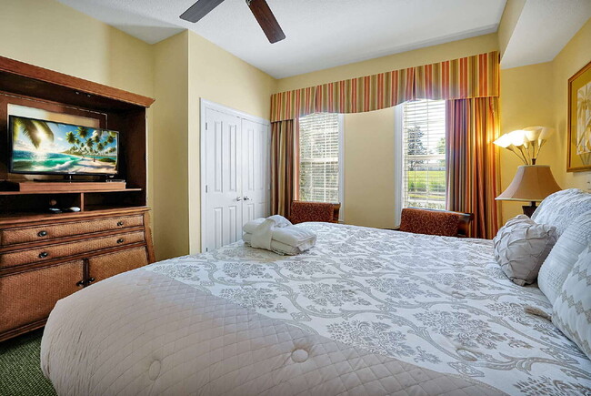 Building Photo - "Beautifully Furnished 3-Bedroom Condo in Desirable Heritage Crossing"