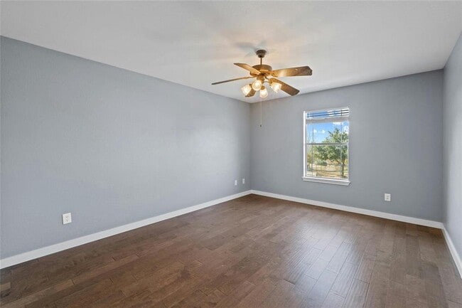 Building Photo - 11 White Magnolia Cir