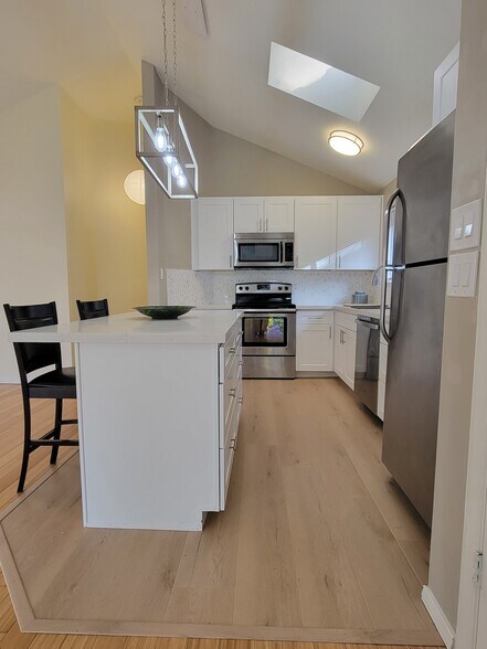 Building Photo - 9506 Sand Point Way NE