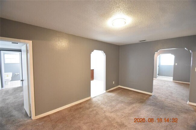Building Photo - 212 N Clearview Ave