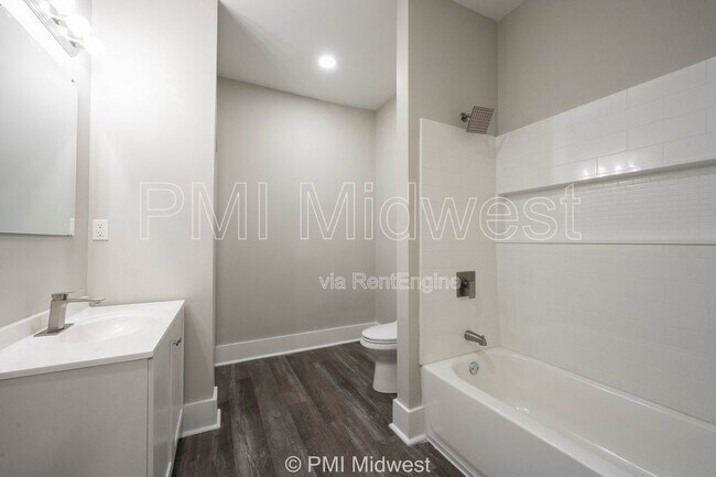 Building Photo - 538 W 29th St