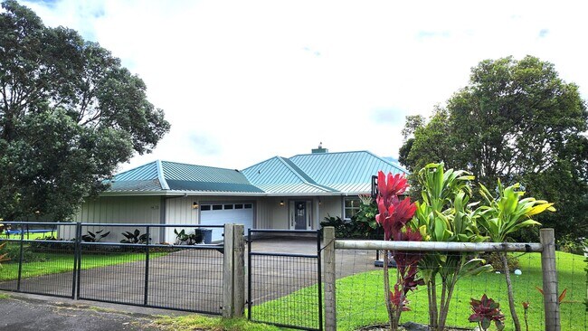 Building Photo - Mokuloa Beauty with Mauna Kea Views