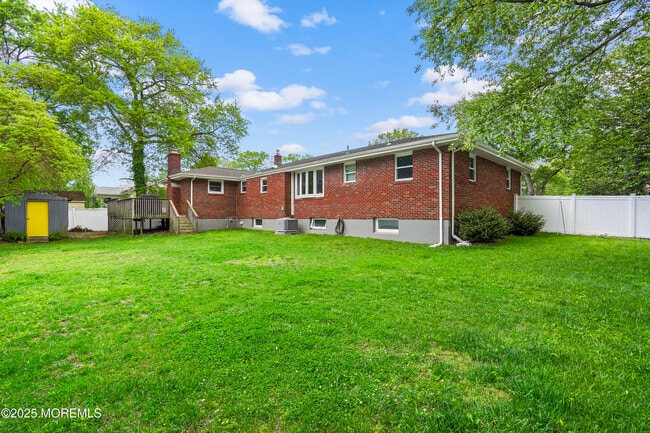 Building Photo - 2011 Oakhurst Pkwy