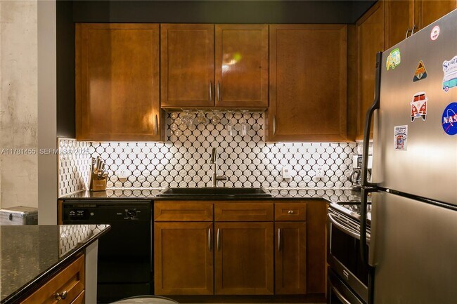 Building Photo - 2001 Biscayne Blvd