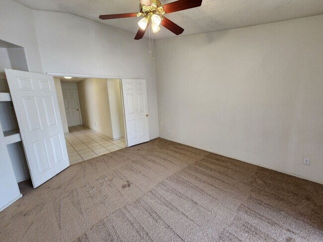 Building Photo - 1720 Navarre Ln