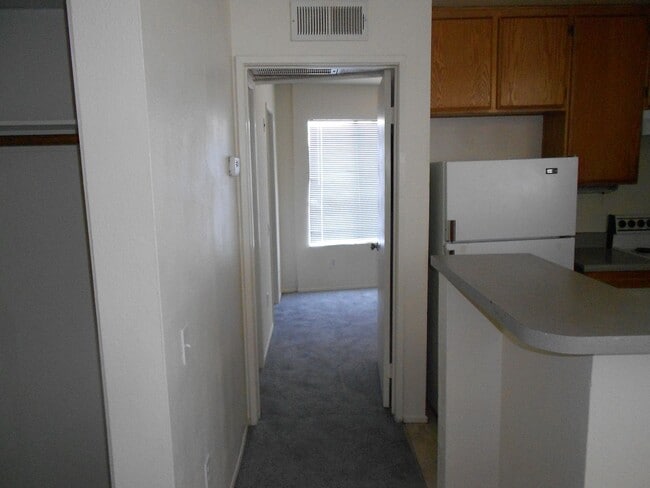 Building Photo - Lovely One bedroom Apartment in City Heights