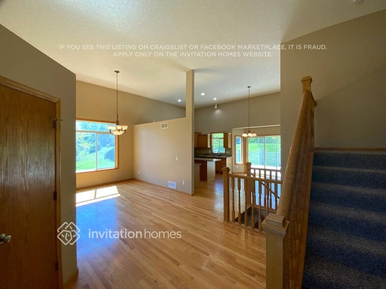 Building Photo - 336 Brady St