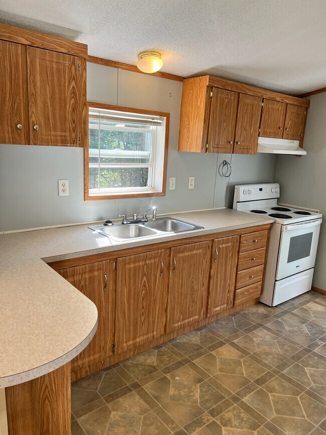 Building Photo - 32 Ginas Way