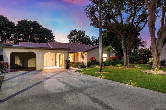 Building Photo - 5944 Forest Grove Dr