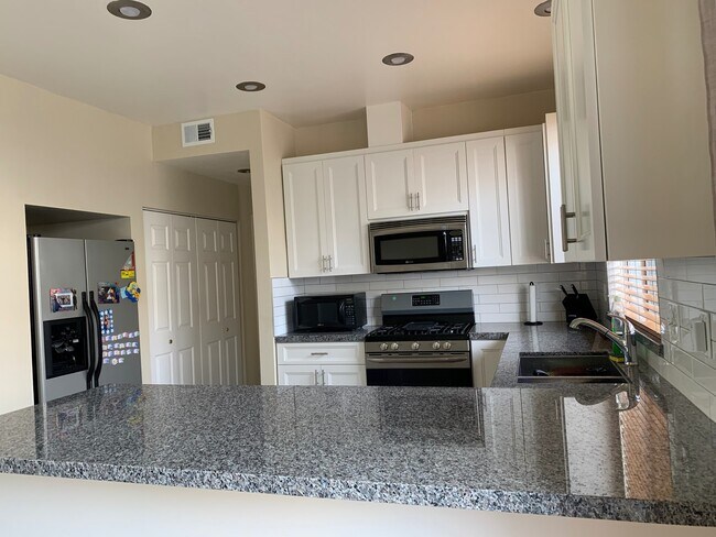 Building Photo - Newer Evergreen home faces neighborhood park - Great Evergreen schools