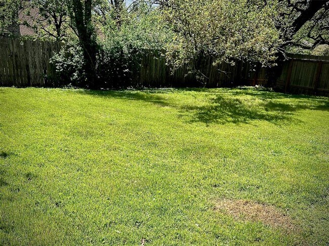 Building Photo - 11607 Barrington Way