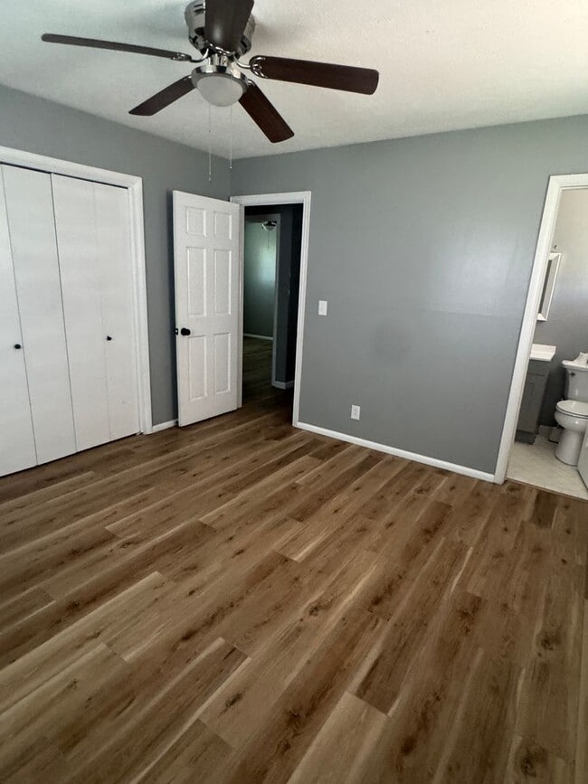 Building Photo - 3 Bedroom 2 Bath Home