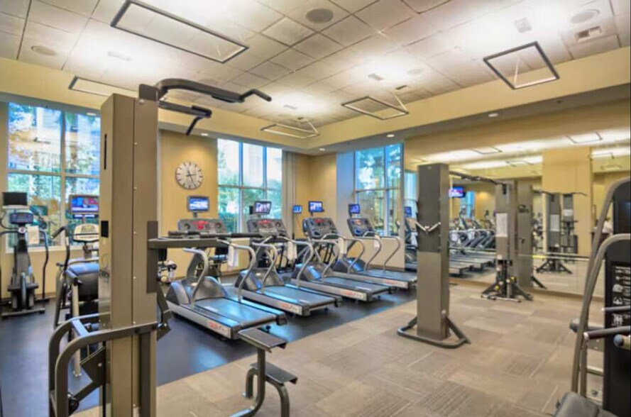 Building Photo - 145 E Harmon Ave