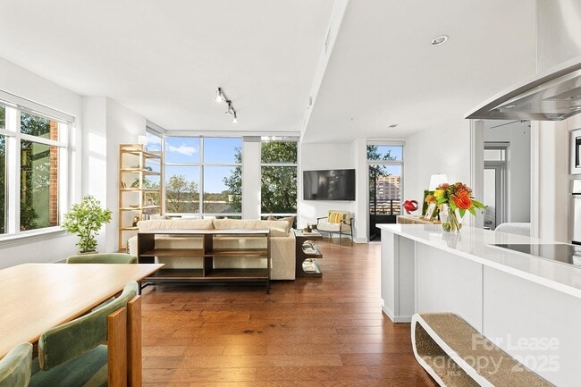 Building Photo - 125 W Tremont Ave