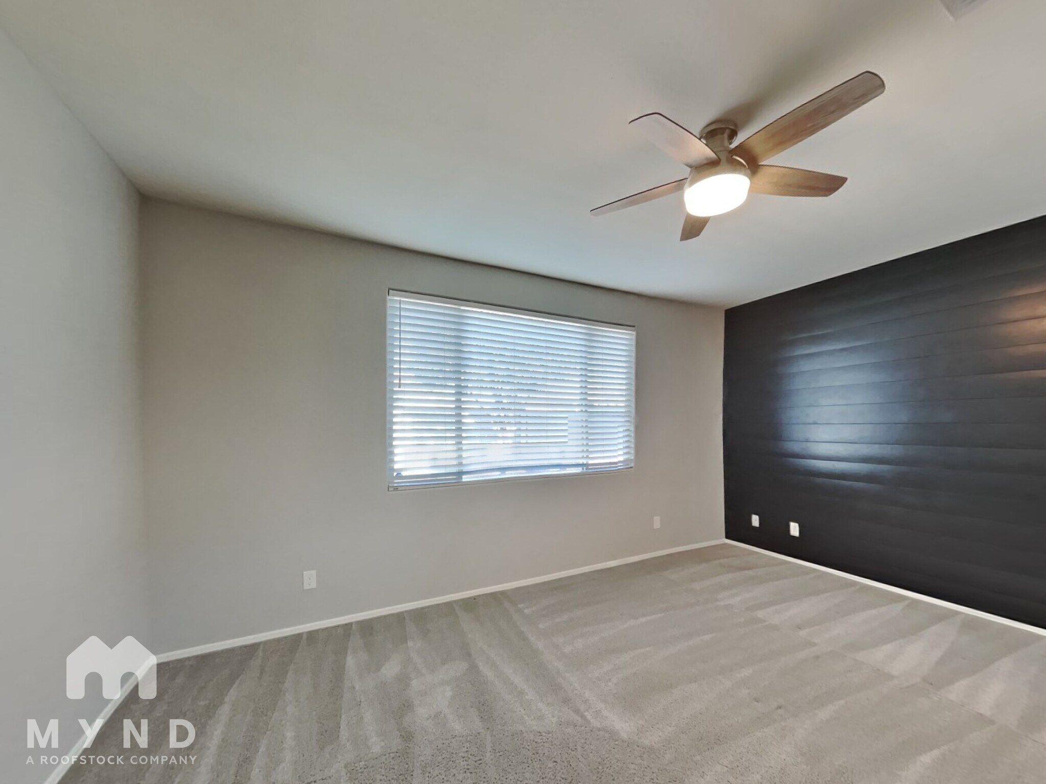 Building Photo - 22592 Via Estancia