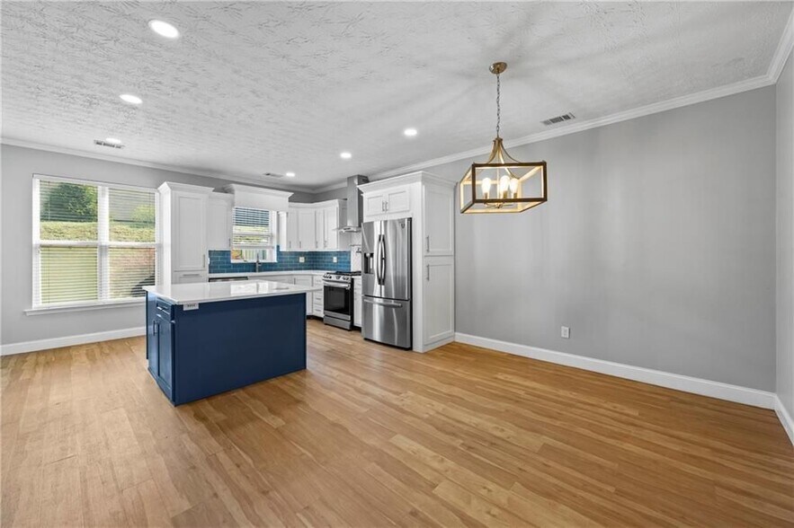 Building Photo - 6616 Splashwater Dr