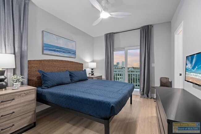 Building Photo - 111 W Sunny Isle Dr