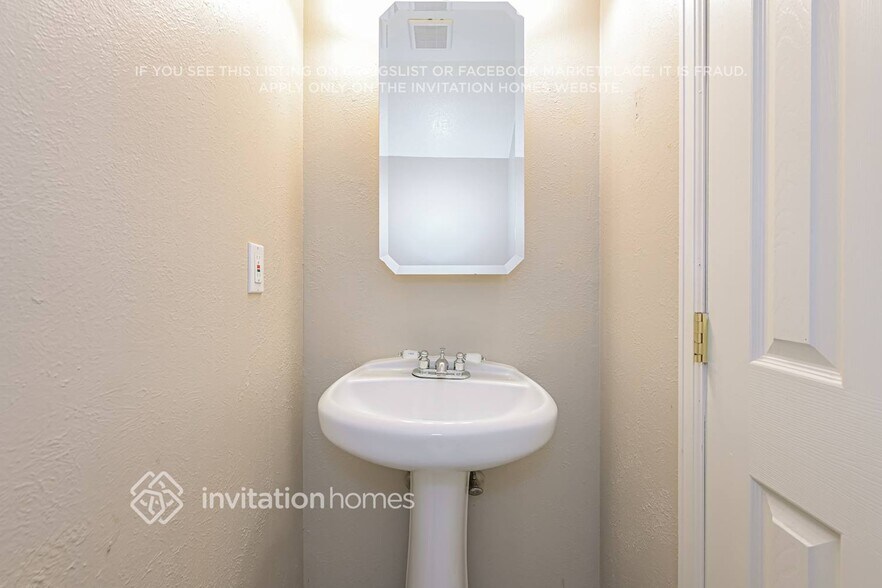 Building Photo - 4514 S Pagosa Cir