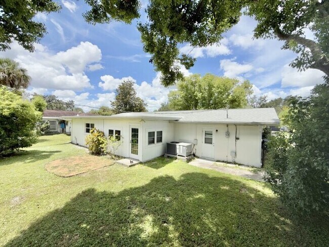 Building Photo - 4149 Prudence Dr