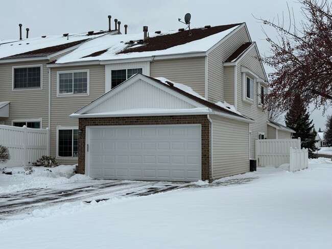 Building Photo - 15711 Fjord Ave