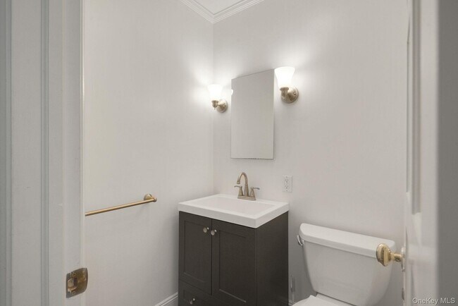 Building Photo - 46 Fenimore Rd