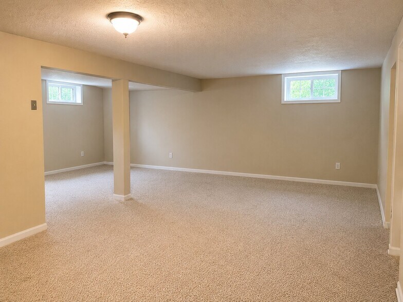 Building Photo - 6913 Courageous Cir