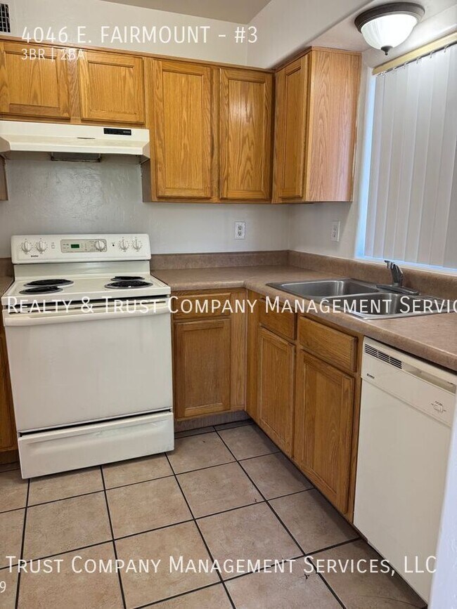 Building Photo - 4046 E. FAIRMOUNT-#3